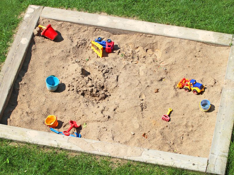 Bauanleitung für einen Sandkasten im Garten